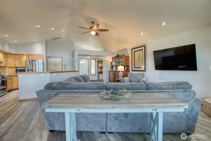 Property photo for 595 Blue Wing Loop SE, Ocean Shores photo 8