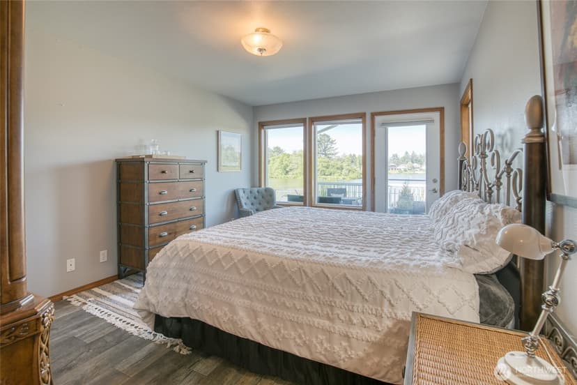 Property photo for 595 Blue Wing Loop SE, Ocean Shores photo 17