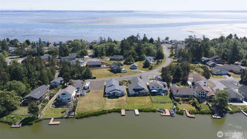Property photo for 595 Blue Wing Loop SE, Ocean Shores photo 4