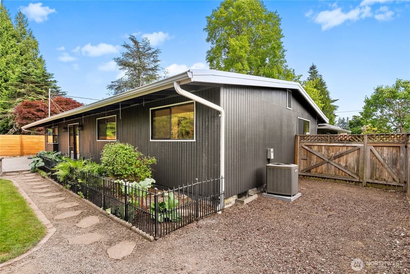 Property photo for 4215 189th Place SW, Lynnwood photo 6