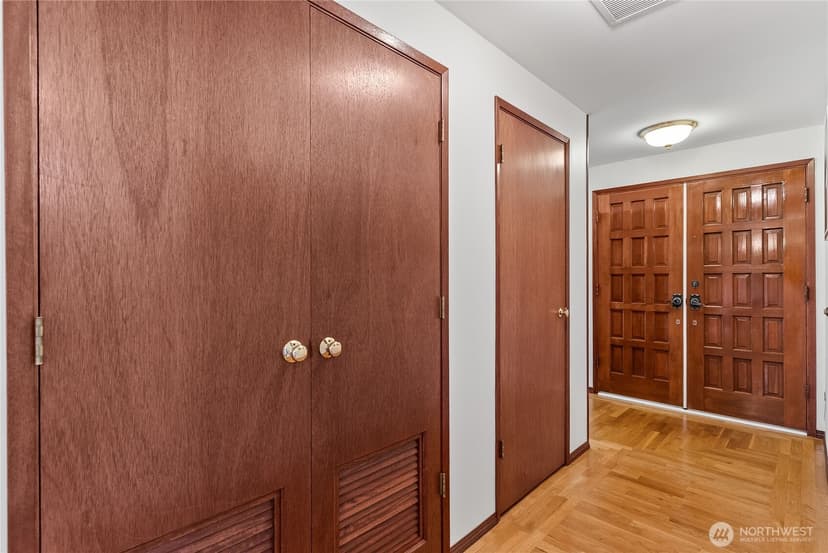Property photo for 4215 189th Place SW, Lynnwood photo 11