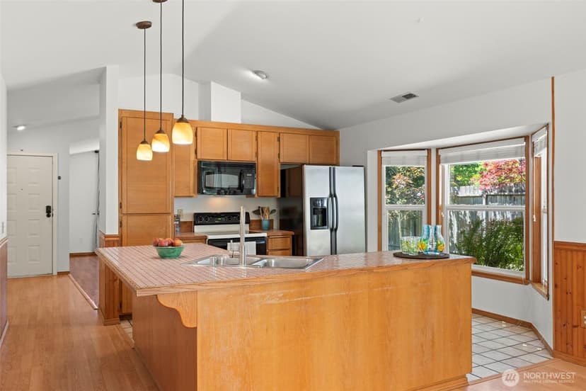 Property photo for 4929 Enetai Avenue NE, Tacoma photo 12