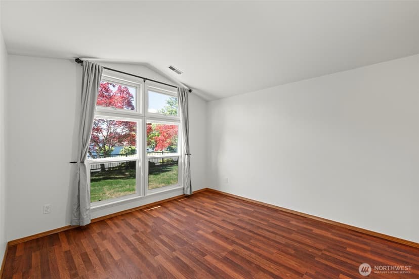 Property photo for 4929 Enetai Avenue NE, Tacoma photo 10