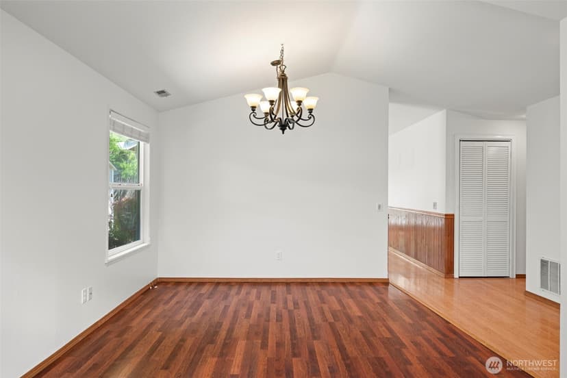 Property photo for 4929 Enetai Avenue NE, Tacoma photo 11