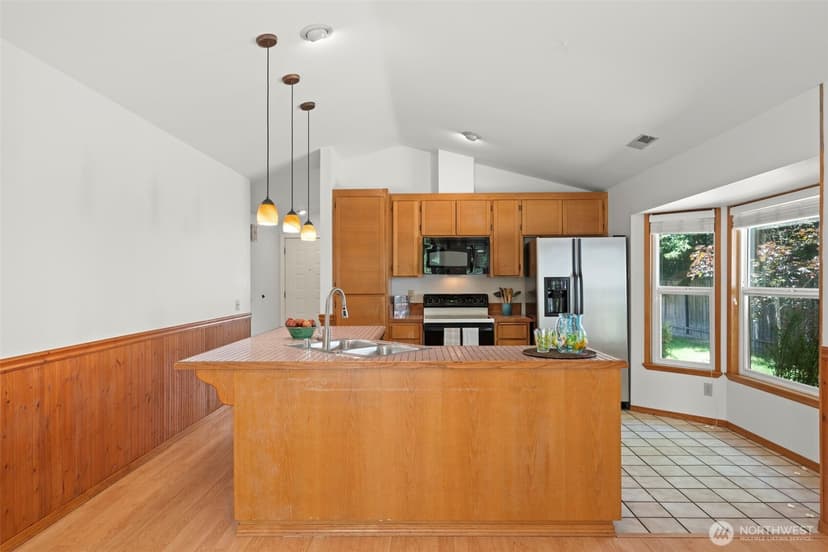 Property photo for 4929 Enetai Avenue NE, Tacoma photo 16
