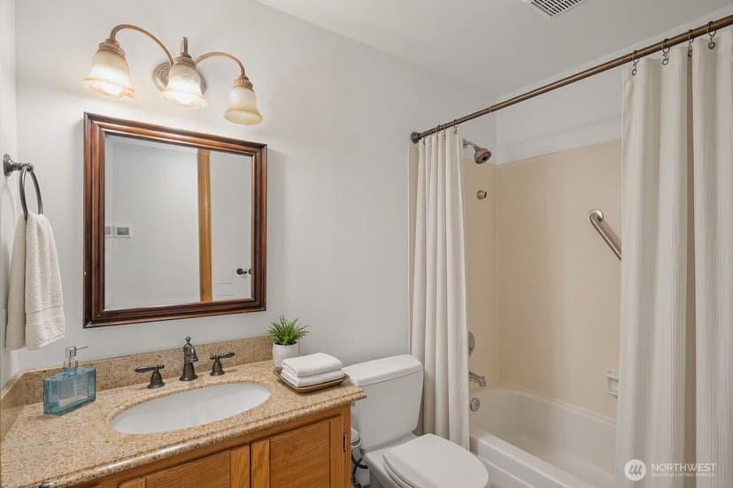 Property photo for 4929 Enetai Avenue NE, Tacoma photo 27