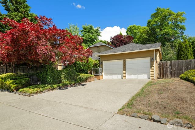 Property photo for 4929 Enetai Avenue NE, Tacoma photo 5
