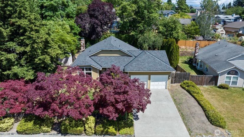 Property photo for 4929 Enetai Avenue NE, Tacoma photo 3