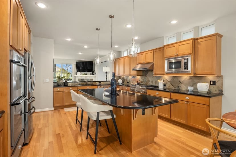 Property photo for 773 Summerhill Ridge Drive NW, Issaquah photo 3
