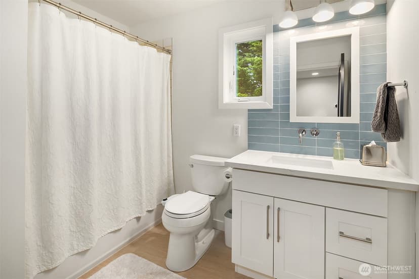 Property photo for 311 34th Avenue E, Seattle photo 25