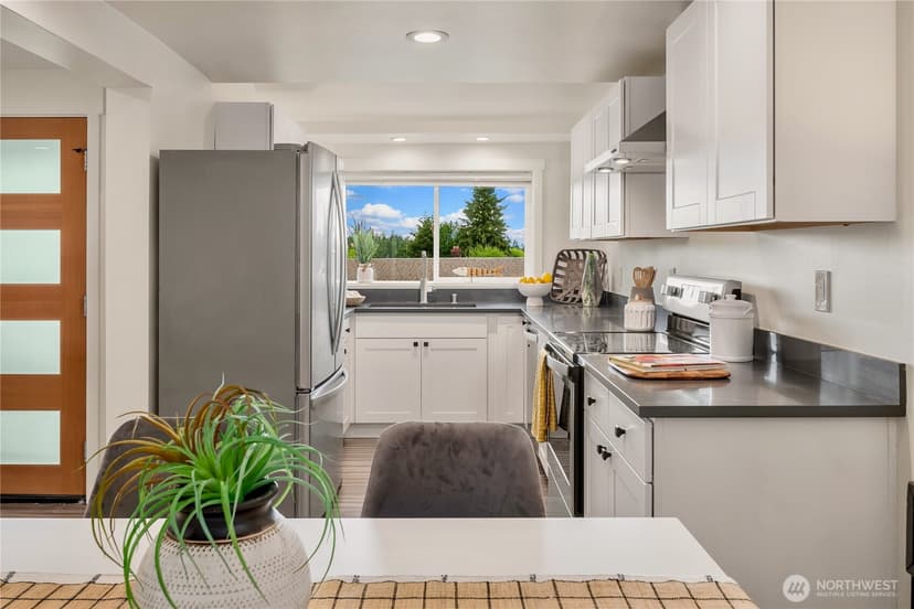 Property photo for 9258 24th Avenue SW, Seattle photo 11