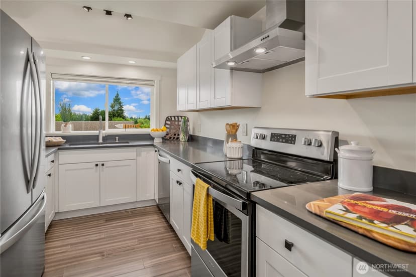 Property photo for 9258 24th Avenue SW, Seattle photo 13