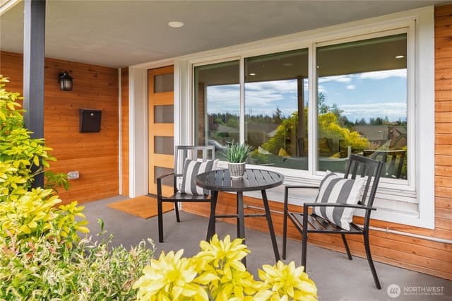 Property photo for 9258 24th Avenue SW, Seattle photo 3
