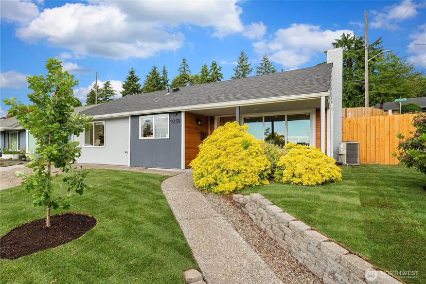 Property photo for 9258 24th Avenue SW, Seattle photo 2