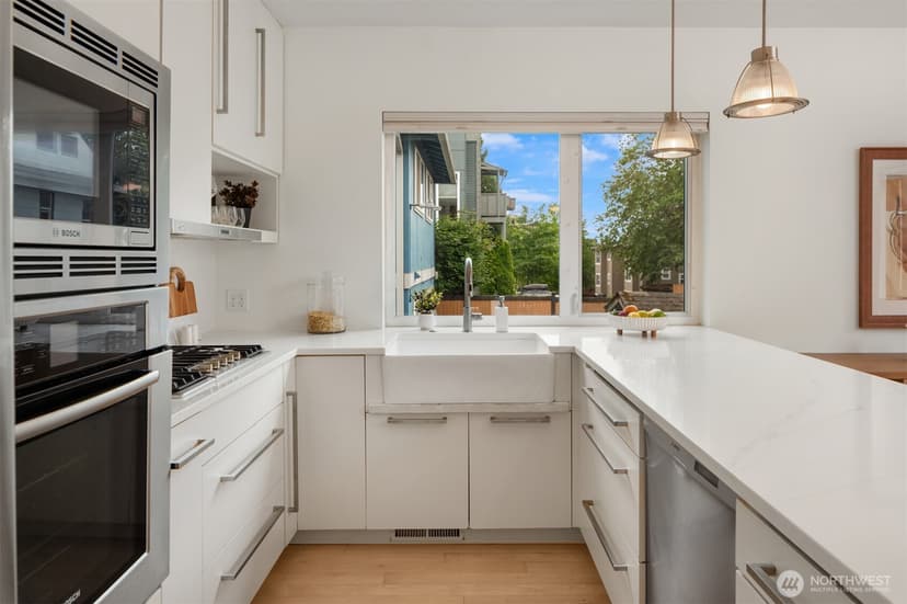 Property photo for 1615 E Columbia Street, Seattle photo 9