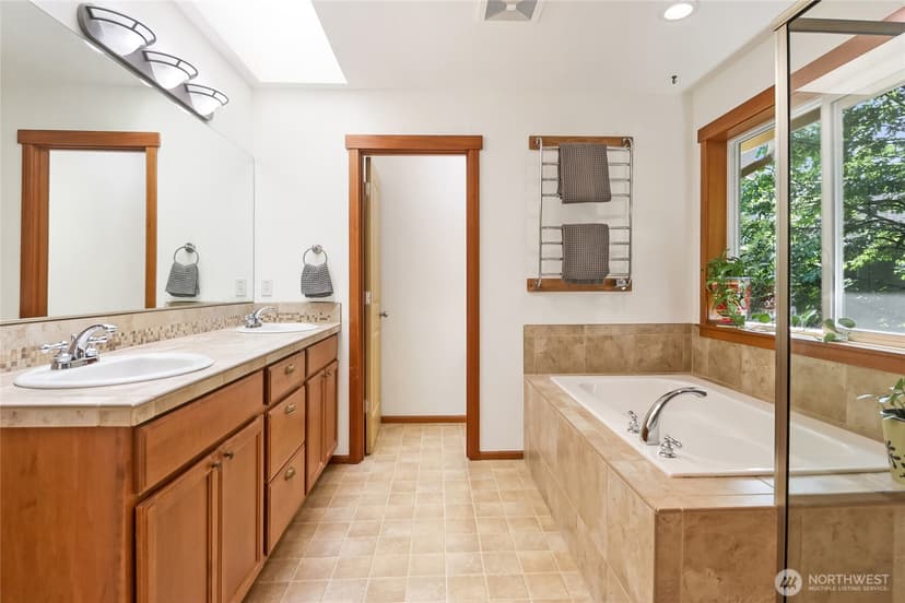 Property photo for 1120 201st Place SW, Lynnwood photo 22