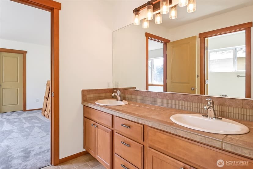 Property photo for 1120 201st Place SW, Lynnwood photo 27