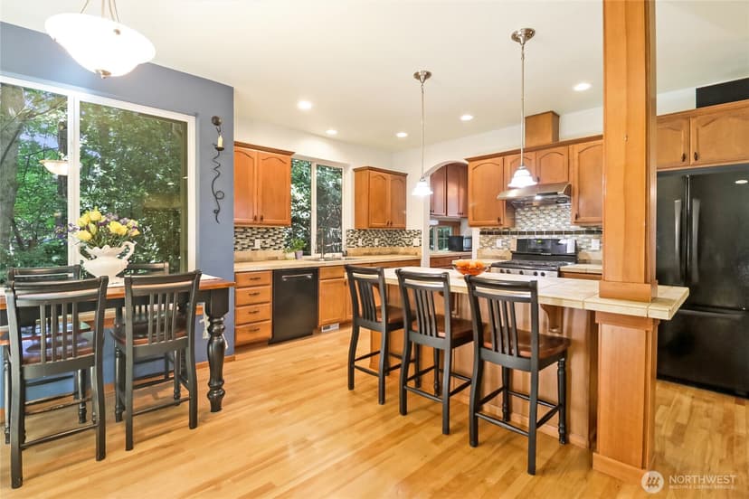 Property photo for 1120 201st Place SW, Lynnwood photo 8