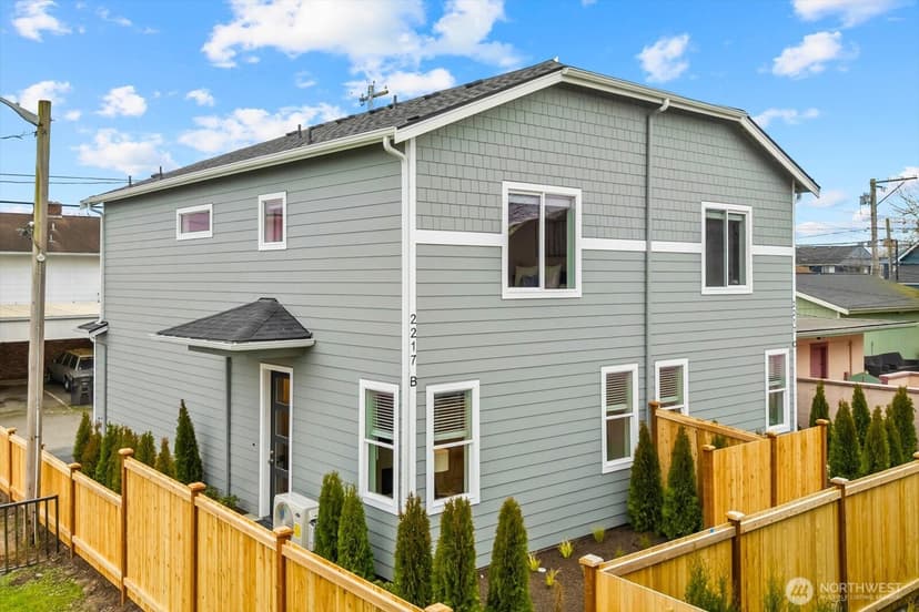 Property photo for 2217 Hoyt Avenue #B, Everett photo 2