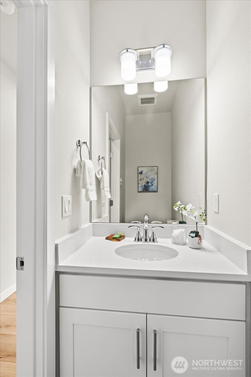 Property photo for 2217 Hoyt Avenue #B, Everett photo 12