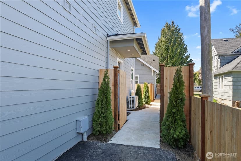 Property photo for 2217 Hoyt Avenue #B, Everett photo 25