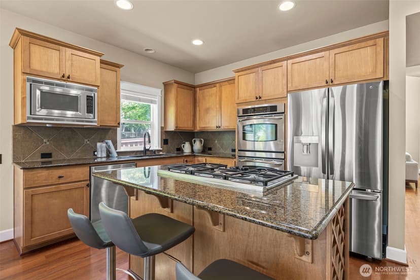 Property photo for 2188 NE Noble Street, Issaquah photo 8