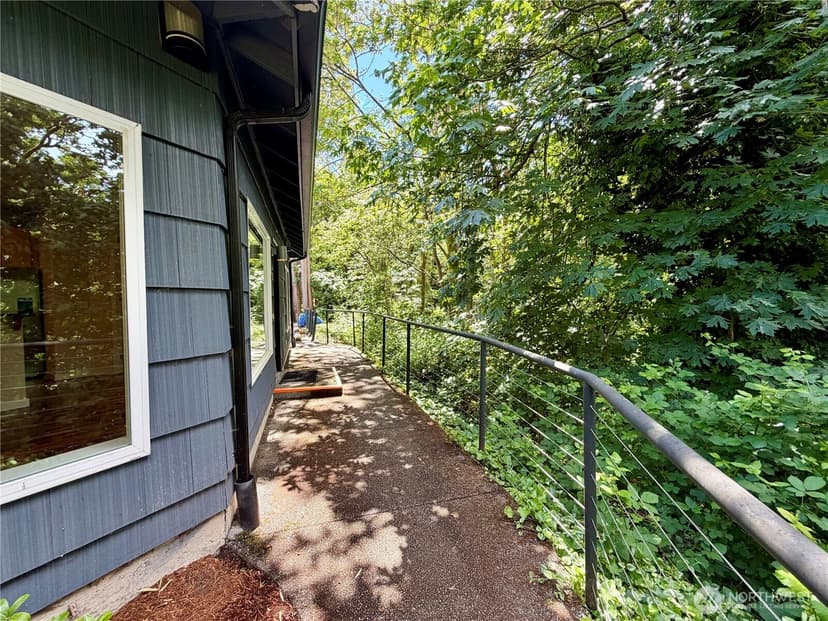 Property photo for 10021 7th Avenue NW #E, Seattle photo 24