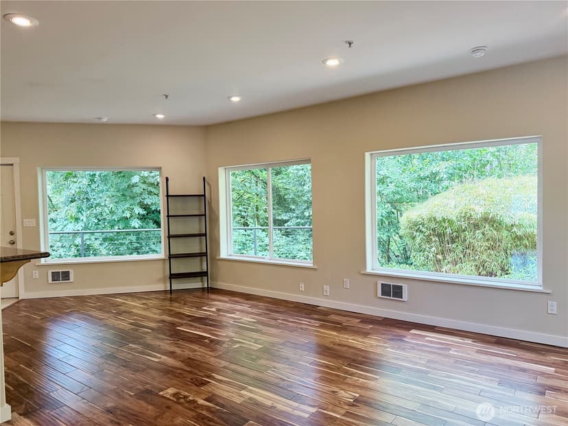 Property photo for 10021 7th Avenue NW #E, Seattle photo 14