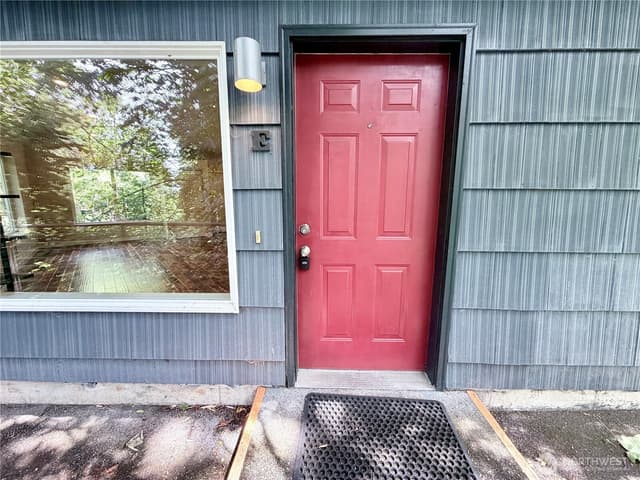 Property photo for 10021 7th Avenue NW #E, Seattle photo 4