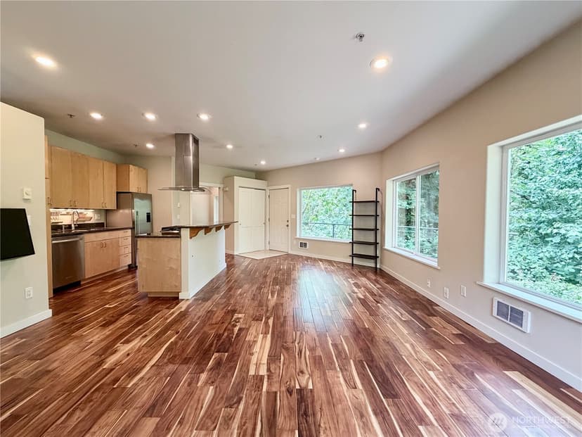 Property photo for 10021 7th Avenue NW #E, Seattle photo 21