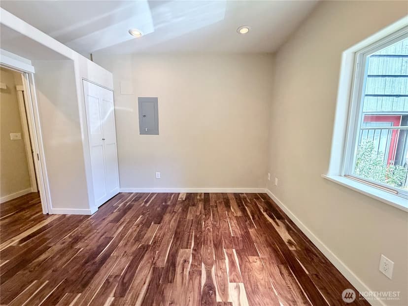 Property photo for 10021 7th Avenue NW #E, Seattle photo 16