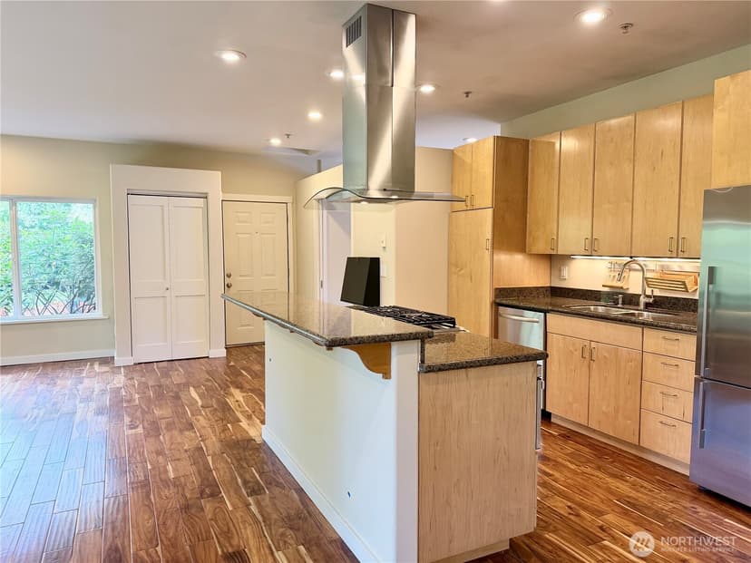 Property photo for 10021 7th Avenue NW #E, Seattle photo 11