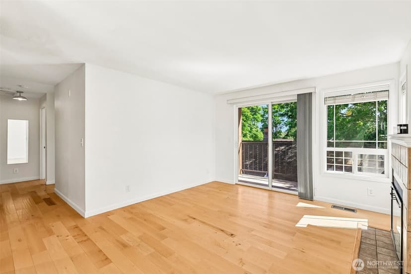 Property photo for 717 NW 70th Street #203, Seattle photo 10