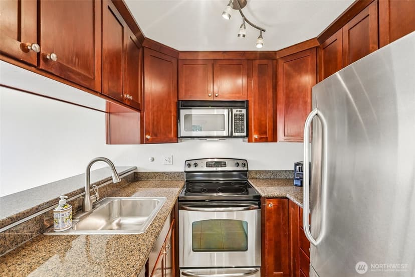 Property photo for 717 NW 70th Street #203, Seattle photo 14