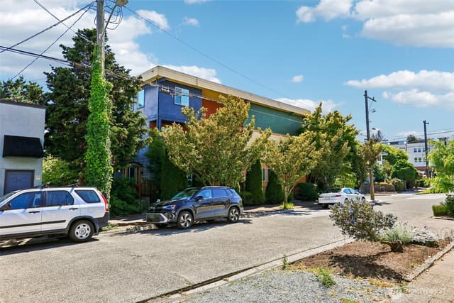 Property photo for 717 NW 70th Street #203, Seattle photo 2