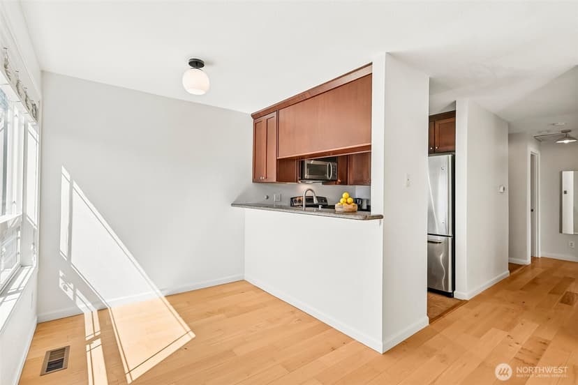 Property photo for 717 NW 70th Street #203, Seattle photo 13