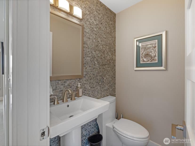 Property photo for 4909 Chinook Drive, Everett photo 10