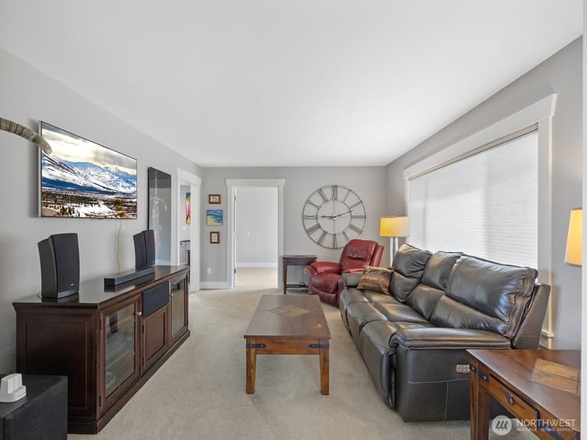 Property photo for 4909 Chinook Drive, Everett photo 9