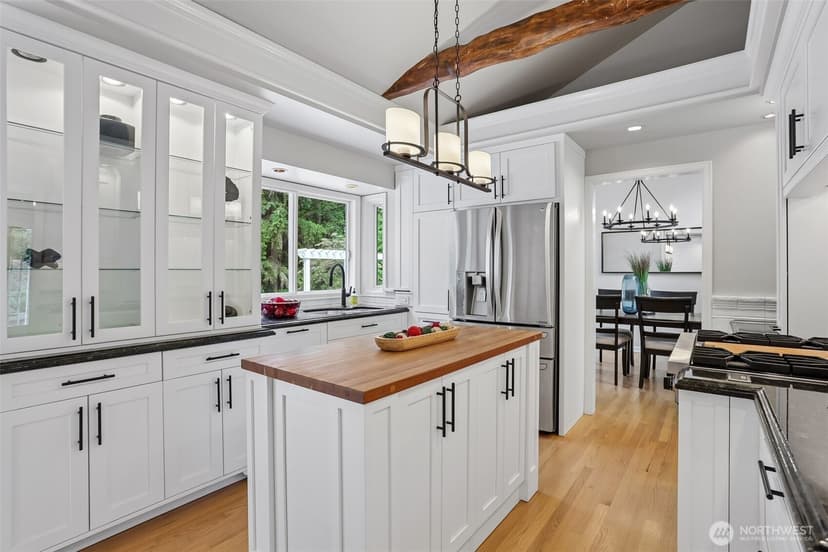 Property photo for 7514 Maltby Road, Woodinville photo 8