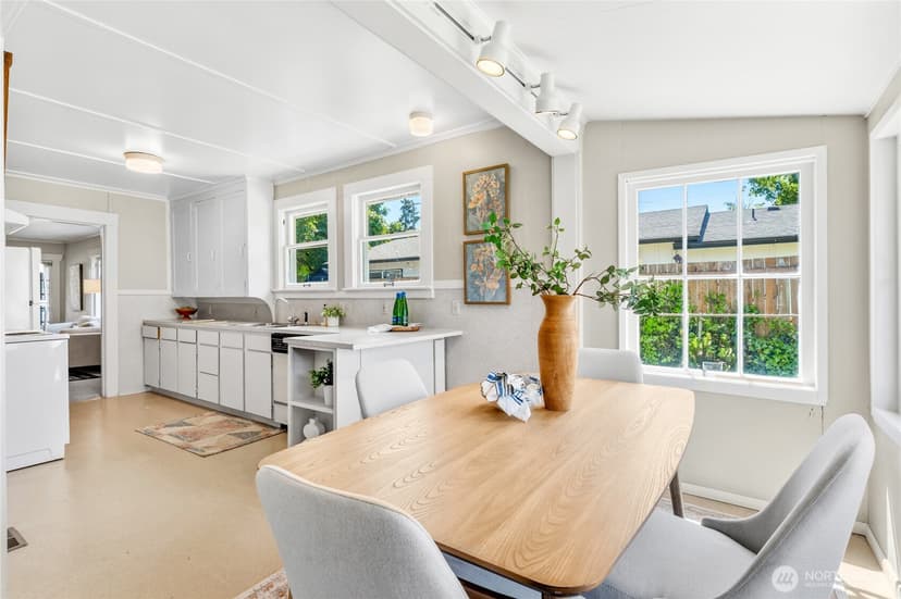 Property photo for 4051 19th Avenue SW, Seattle photo 19