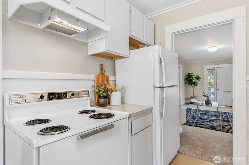 Property photo for 4051 19th Avenue SW, Seattle photo 15