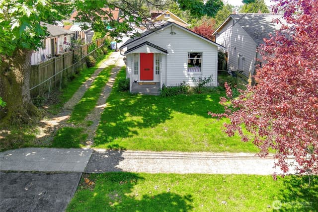 Property photo for 4051 19th Avenue SW, Seattle photo 4