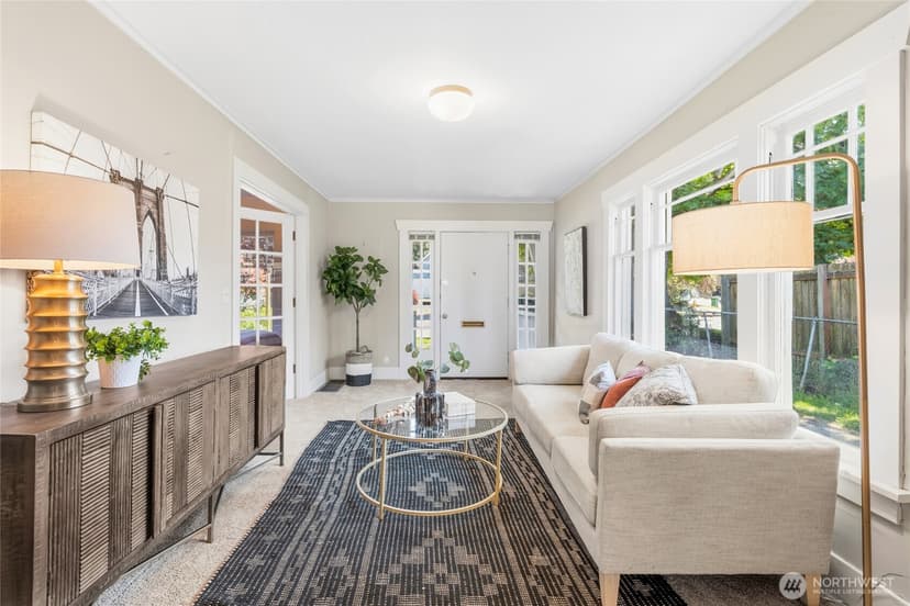 Property photo for 4051 19th Avenue SW, Seattle photo 11