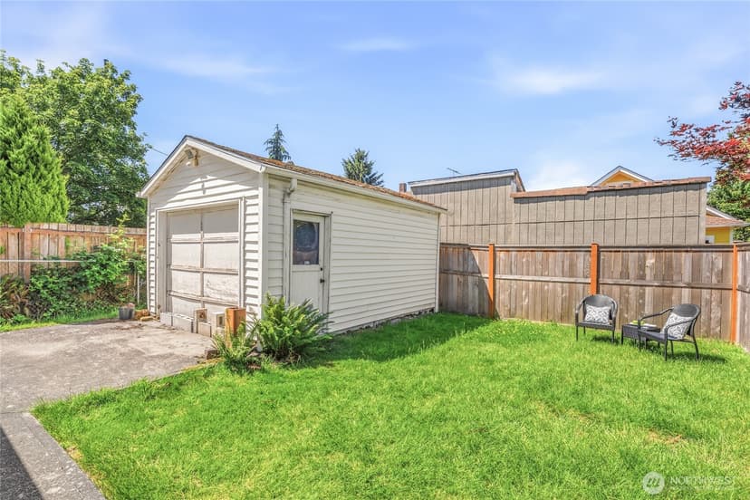 Property photo for 4051 19th Avenue SW, Seattle photo 36