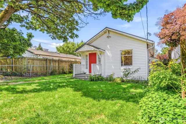 Property photo for 4051 19th Avenue SW, Seattle photo 5