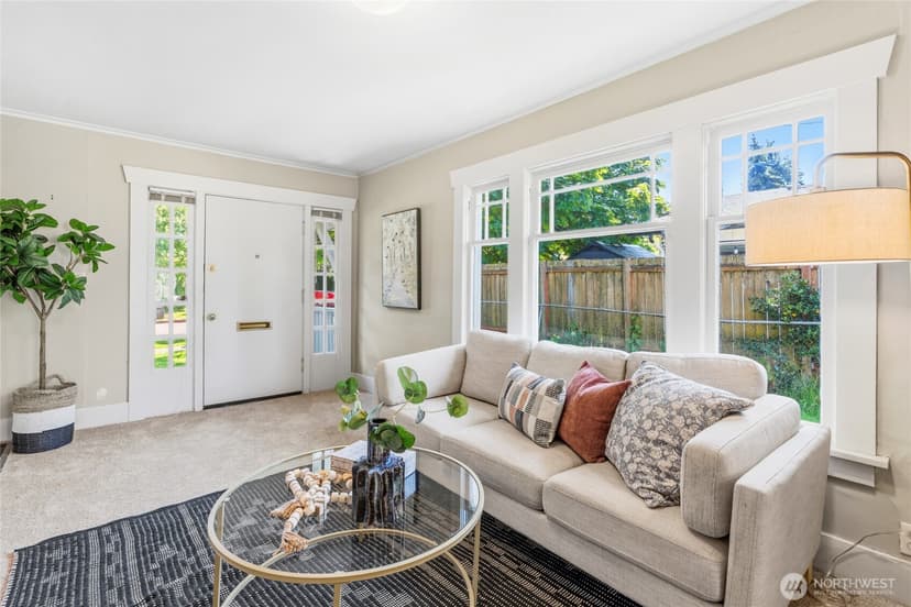 Property photo for 4051 19th Avenue SW, Seattle photo 13