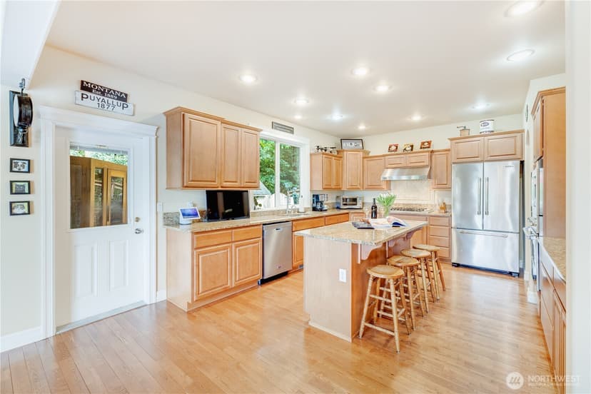 Property photo for 1024 12th Avenue SW, Puyallup photo 24