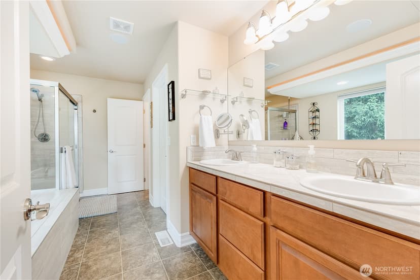 Property photo for 1024 12th Avenue SW, Puyallup photo 38