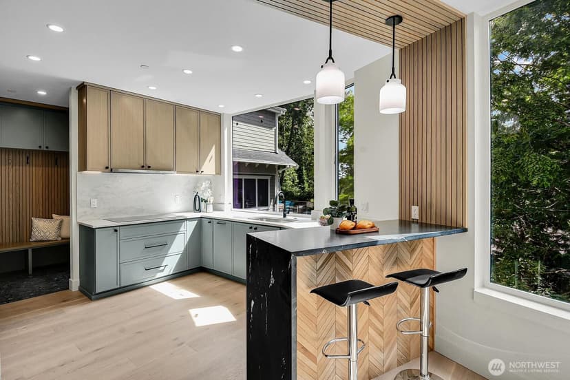 Property photo for 2622 Mayfair Avenue N, Seattle photo 17