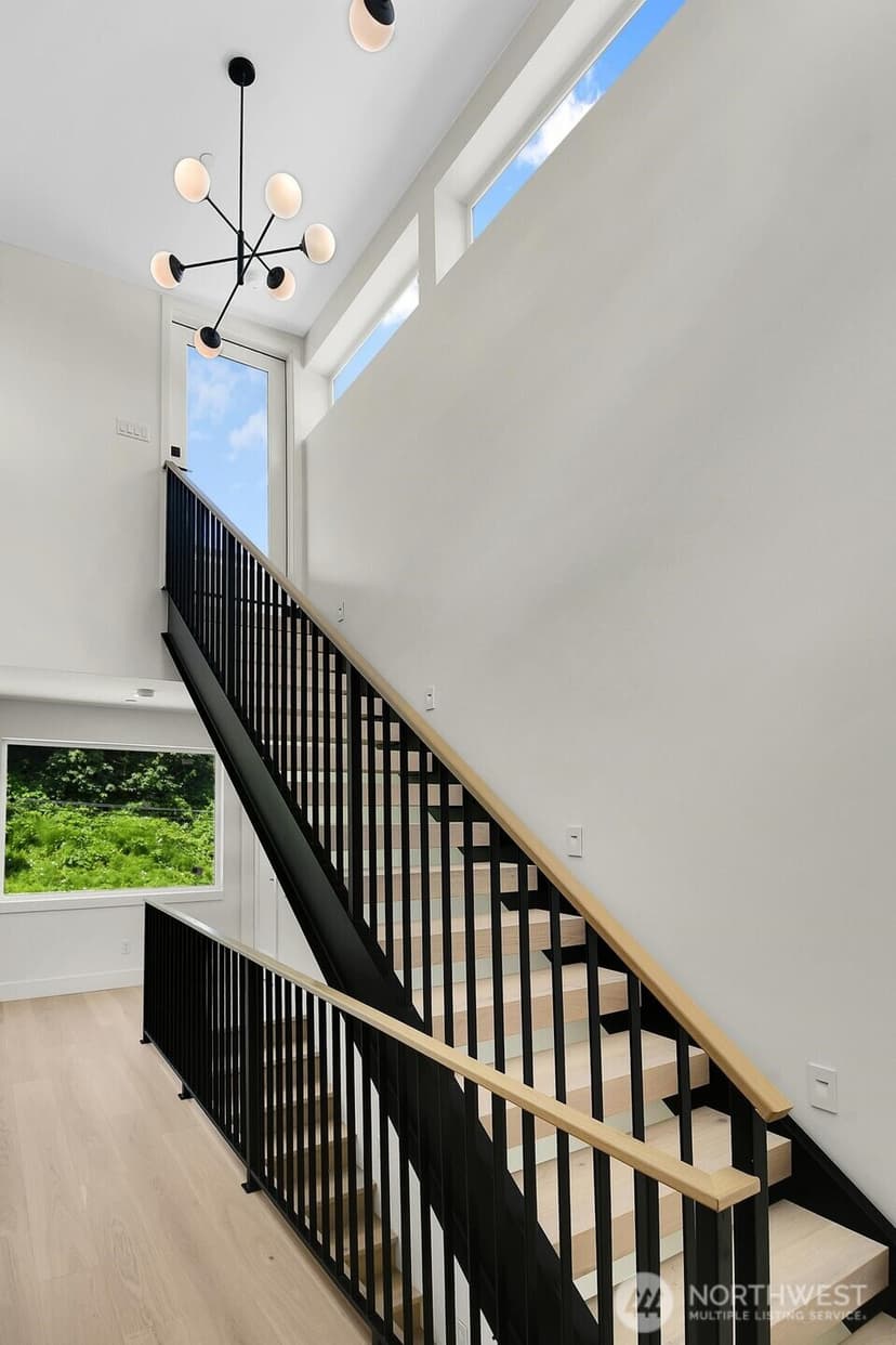 Property photo for 2622 Mayfair Avenue N, Seattle photo 31
